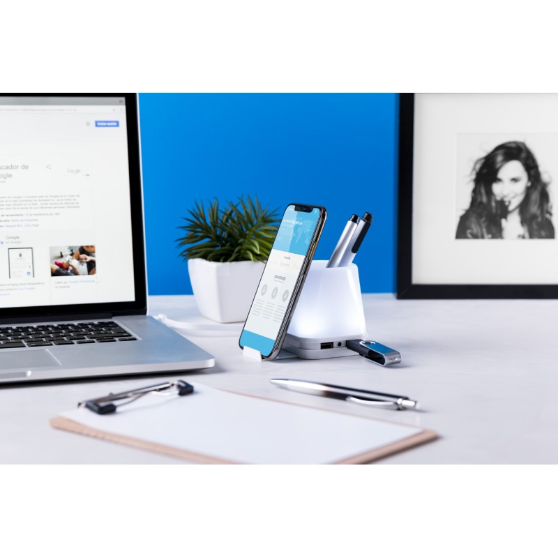 Подставка для ручки с usb-разъемами