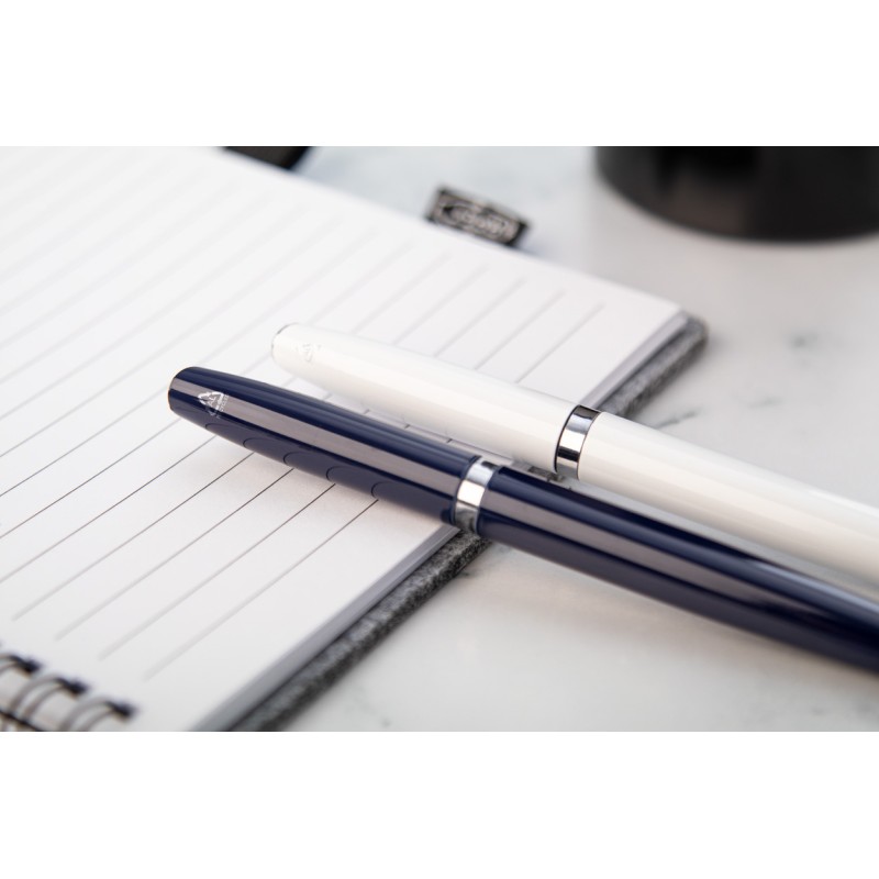 Шариковая ручка