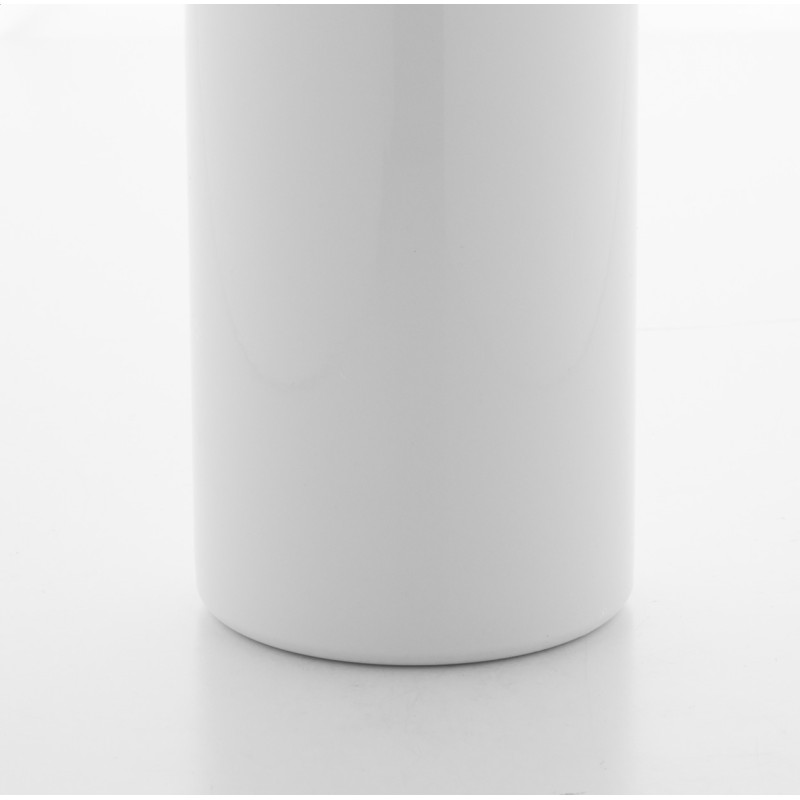 Бутылка из переработанной нержавеющей стали