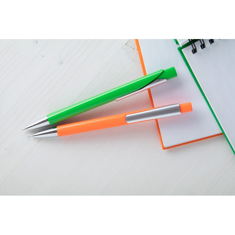 Шариковая ручка