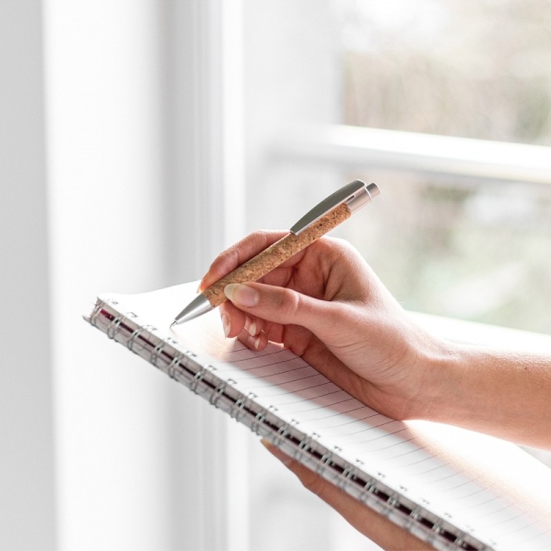 Ручка из пробки