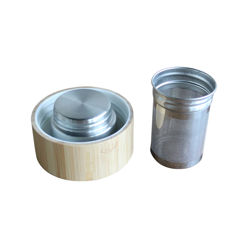 Стеклянная бутылка Gourmet 600 мл с ситечком